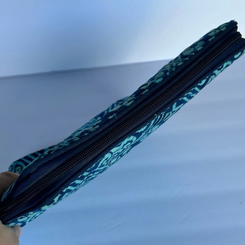 Vera Bradley Tablet Tamer Organizer Case Sleeve Bag in Cuban Tiles Blue/green